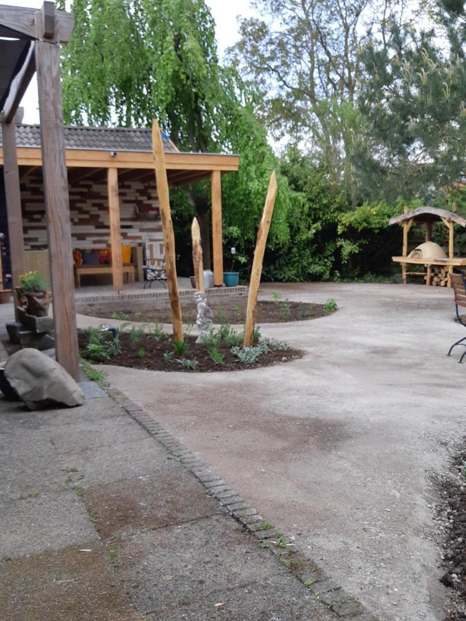 B&B Perron 22 Vierlingsbeek ภายนอก รูปภาพ